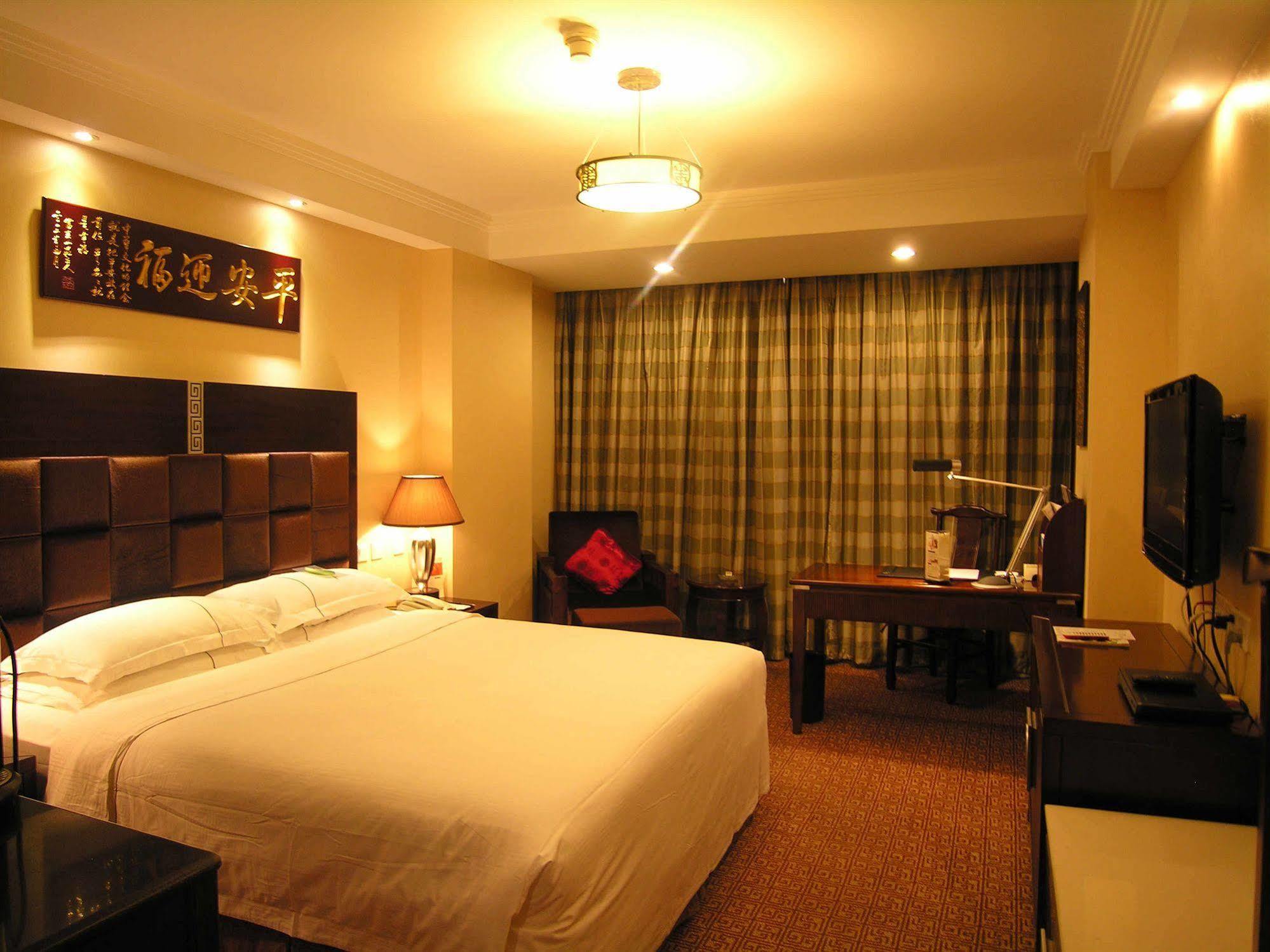 Grand Regency Hotel Qingdao Exterior photo