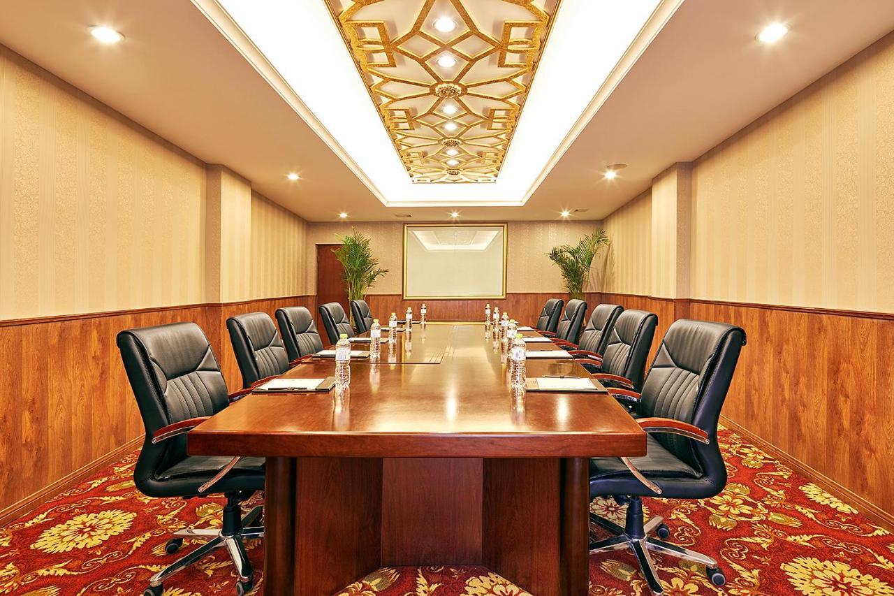 Grand Regency Hotel Qingdao Exterior photo